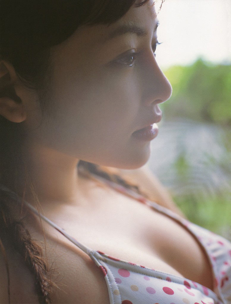 
Picture #3/14 of Anri Sugihara is a true goddess when she's wearinh bikini
 